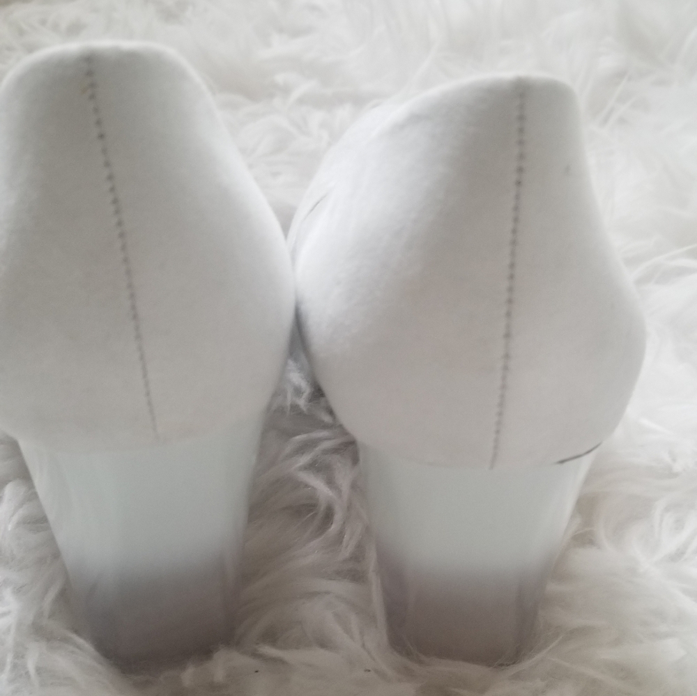 Shoes - Picture 2 of 3